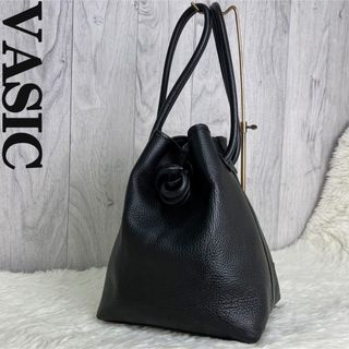 VASIC - 極美品♡VASIC ヴァジック レザー 巾着デザイン ショルダーバッグ