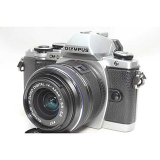 オリンパス(OLYMPUS)の❤️ワンクラス上のプレミアム❤️OLYMPUS OM-D E-M10レンズセット(ミラーレス一眼)