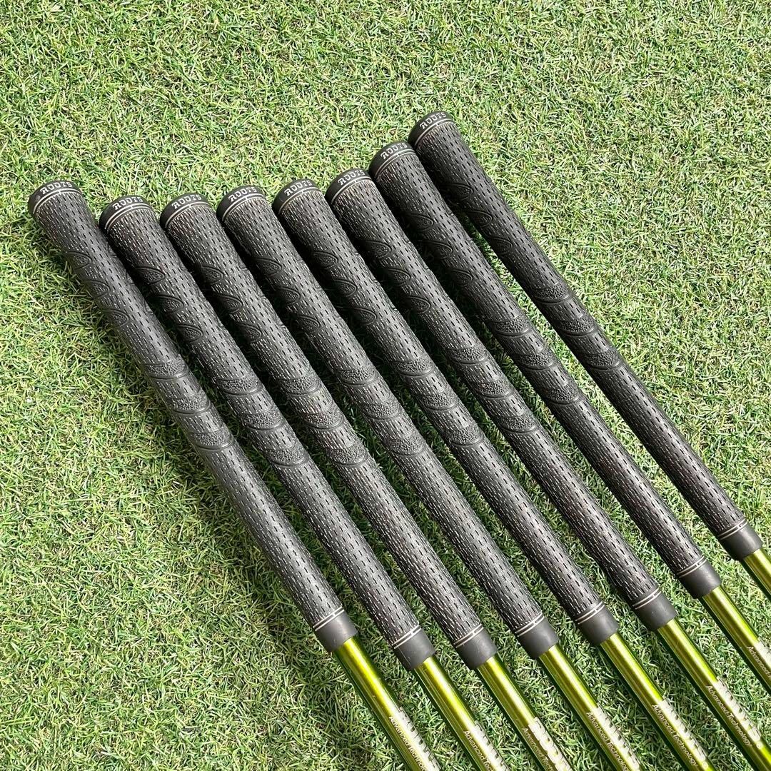 ROOTSGOLF SUPERAERMET アイアンセット 右 メンズ R 8本 スポーツ/アウトドアのゴルフ(クラブ)の商品写真