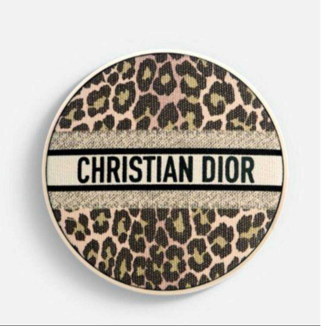 Christian Dior(クリスチャンディオール)の新品☆Diorスキンフォーエヴァー クッションパウダー ローズ フェイスパウダー コスメ/美容のベースメイク/化粧品(フェイスパウダー)の商品写真