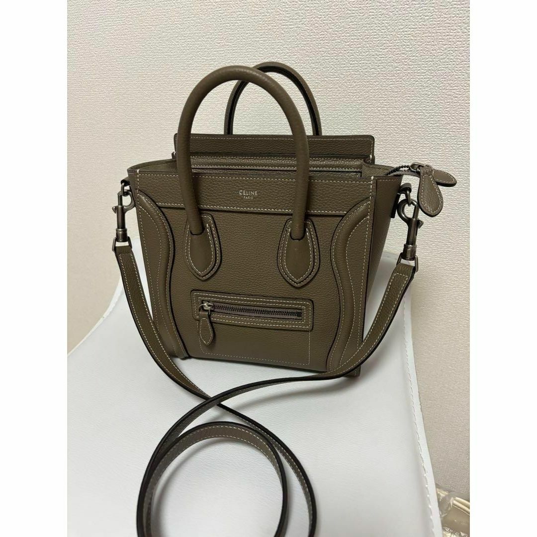 celine(セリーヌ)のCELINE セリーヌ ショルダーラゲージ ナノ ドラムドカーフスキン GREY レディースのバッグ(ショルダーバッグ)の商品写真