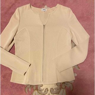 2024新入荷 新品同様!FOXEY Rene ミンク襟付きノーカラージャケット 2024新入荷 新品同様!FOXEY Rene ミンク襟付きノーカラージャケット