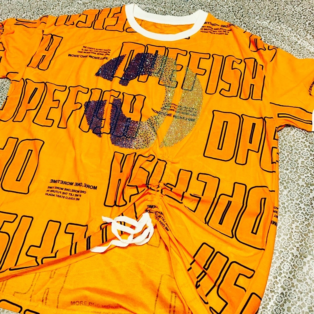 ギャザー付き　tシャツ  キラキララインストーン付き　オレンジ　大きいサイズ レディースのトップス(Tシャツ(半袖/袖なし))の商品写真