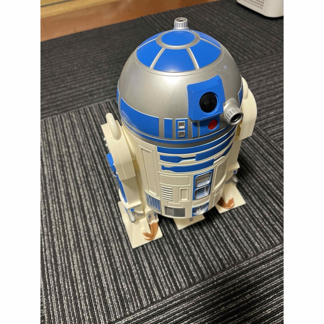 Disney(ディズニー)のディズニー ポップコーンバケット スターウォーズ R2D2 エンタメ/ホビーのおもちゃ/ぬいぐるみ(キャラクターグッズ)の商品写真