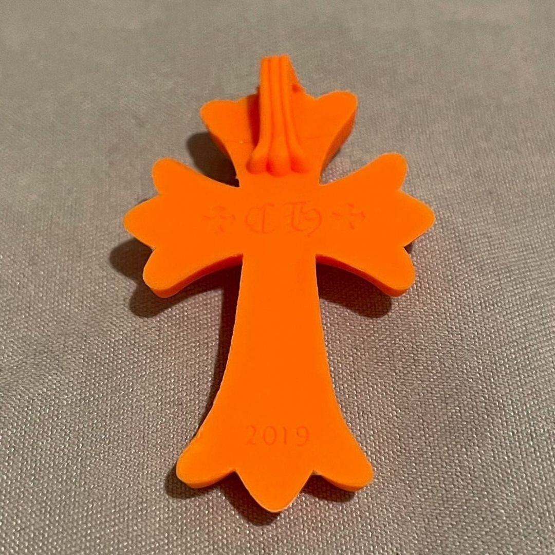 【オレンジ】シリコンネックレス　クロス ネックレス 十字架 ラバー  メンズのアクセサリー(ネックレス)の商品写真
