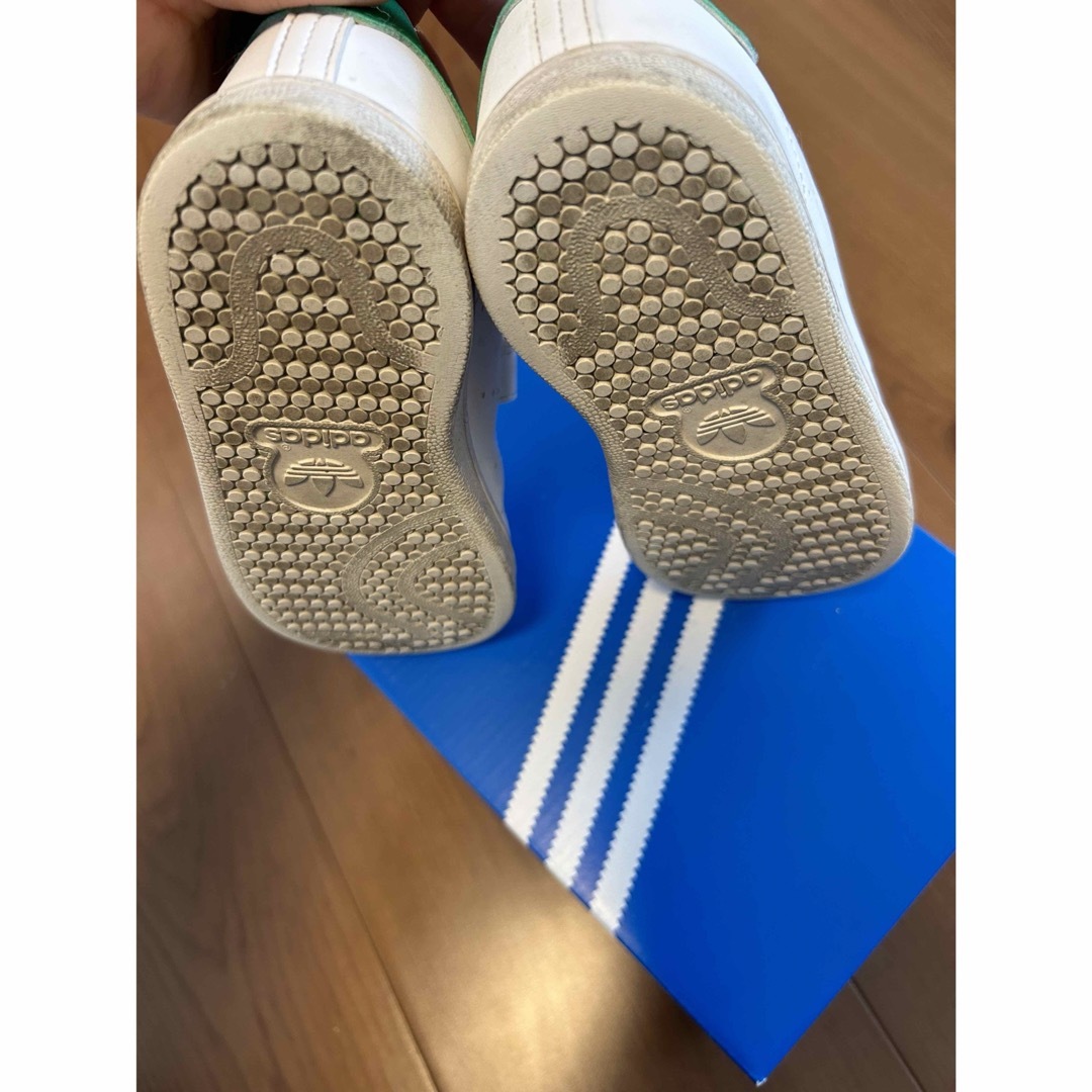 adidas(アディダス)のアディダス　スタンスミス15cm キッズ/ベビー/マタニティのキッズ靴/シューズ(15cm~)(スニーカー)の商品写真