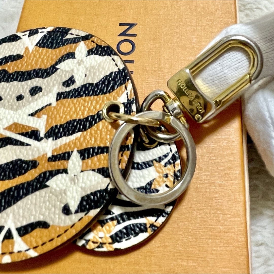 LOUIS VUITTON(ルイヴィトン)の希少 箱付き ルイヴィトン ポルトクレ イリュストレ モノグラム ジャングル レディースのファッション小物(キーホルダー)の商品写真