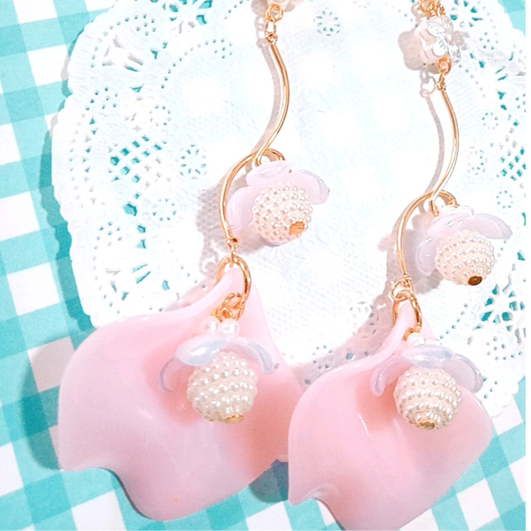 【土日限定100円引き】リーフ/fIowers bloom/ピアス/イヤリング レディースのアクセサリー(ピアス)の商品写真