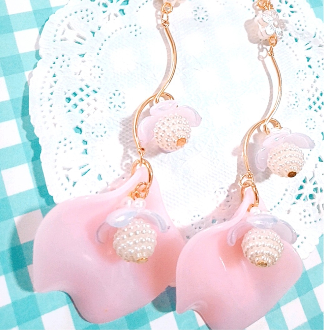 【土日限定100円引き】リーフ/fIowers bloom/ピアス/イヤリング レディースのアクセサリー(ピアス)の商品写真