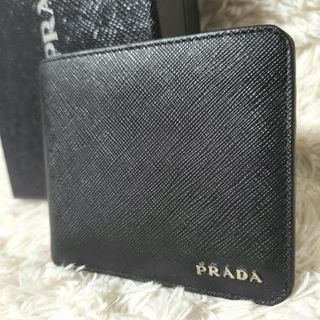 PRADA - 美品 PRADA プラダ サフィアーノレザー  二つ折り  財布 ブラック