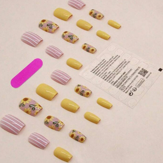向日葵　ピンク×イエロー　ストライプ　ネイルチップ　24ピース コスメ/美容のネイル(つけ爪/ネイルチップ)の商品写真