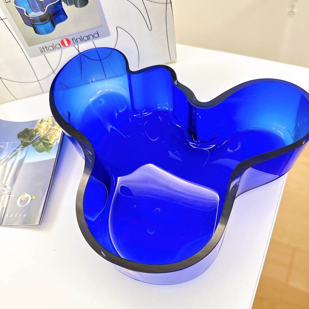 iittala(イッタラ)の激レア アアルト ボウル sininen blue 195mm iittala インテリア/住まい/日用品のインテリア小物(花瓶)の商品写真