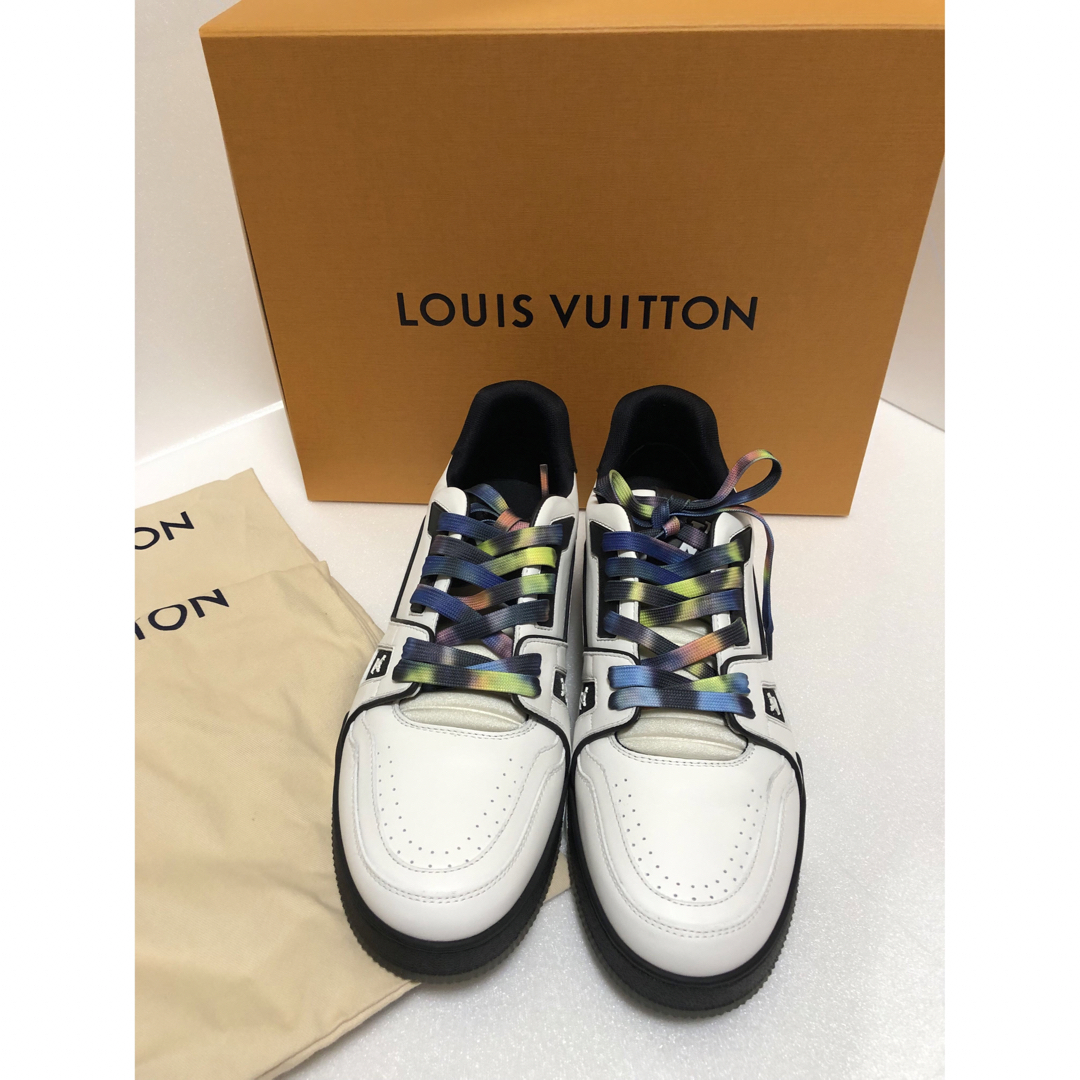 LOUIS VUITTON(ルイヴィトン)の【新品】LOUIS VUITTON ルイヴィトン スニーカー LVトレイナー メンズの靴/シューズ(スニーカー)の商品写真