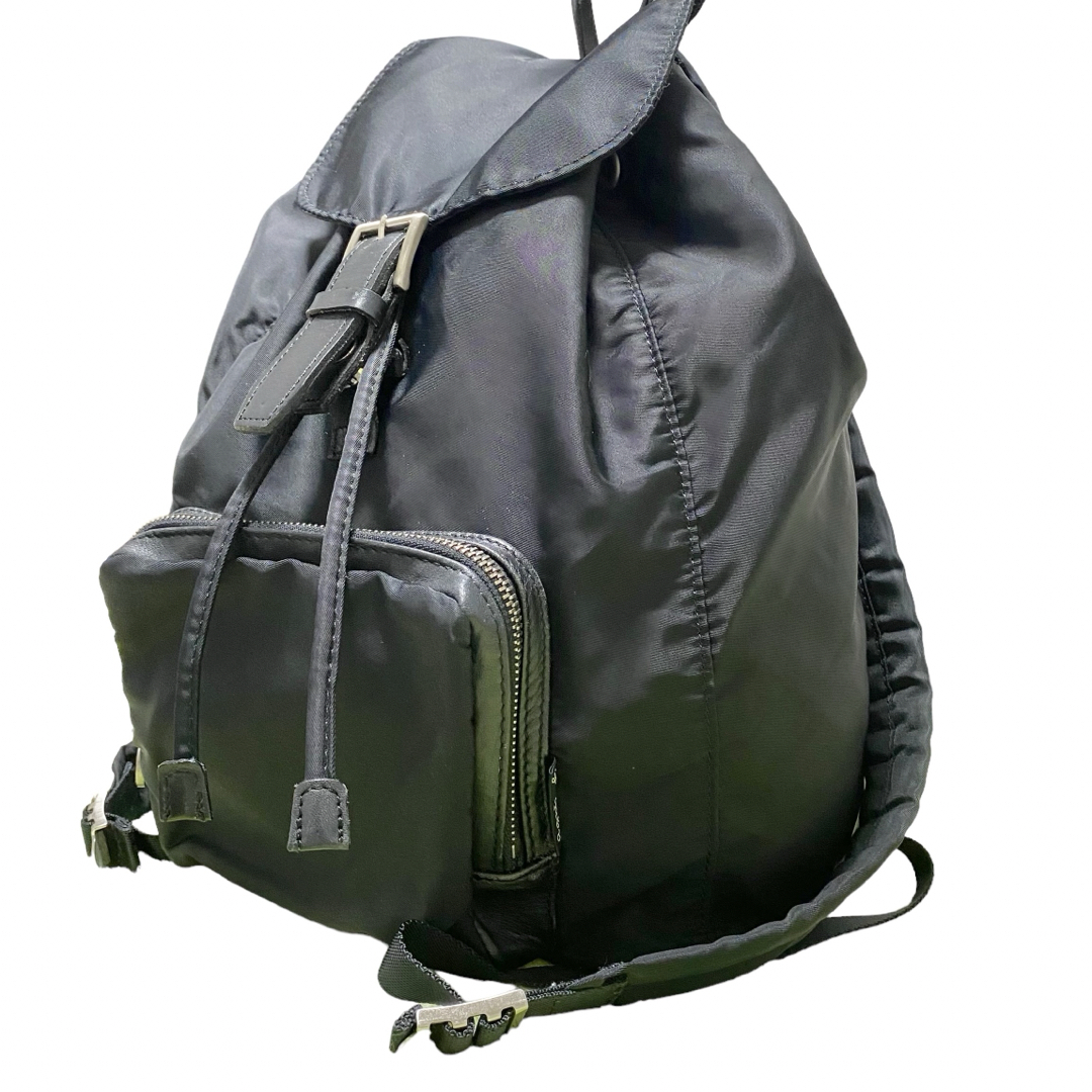 agnes b.(アニエスベー)のagnes b.アニエス・ベー　リュック　ナイロン　ブラック黒　巾着 レディースのバッグ(リュック/バックパック)の商品写真