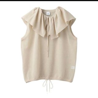 6 (ROKU) > FRILL NO SLEEVE TOP