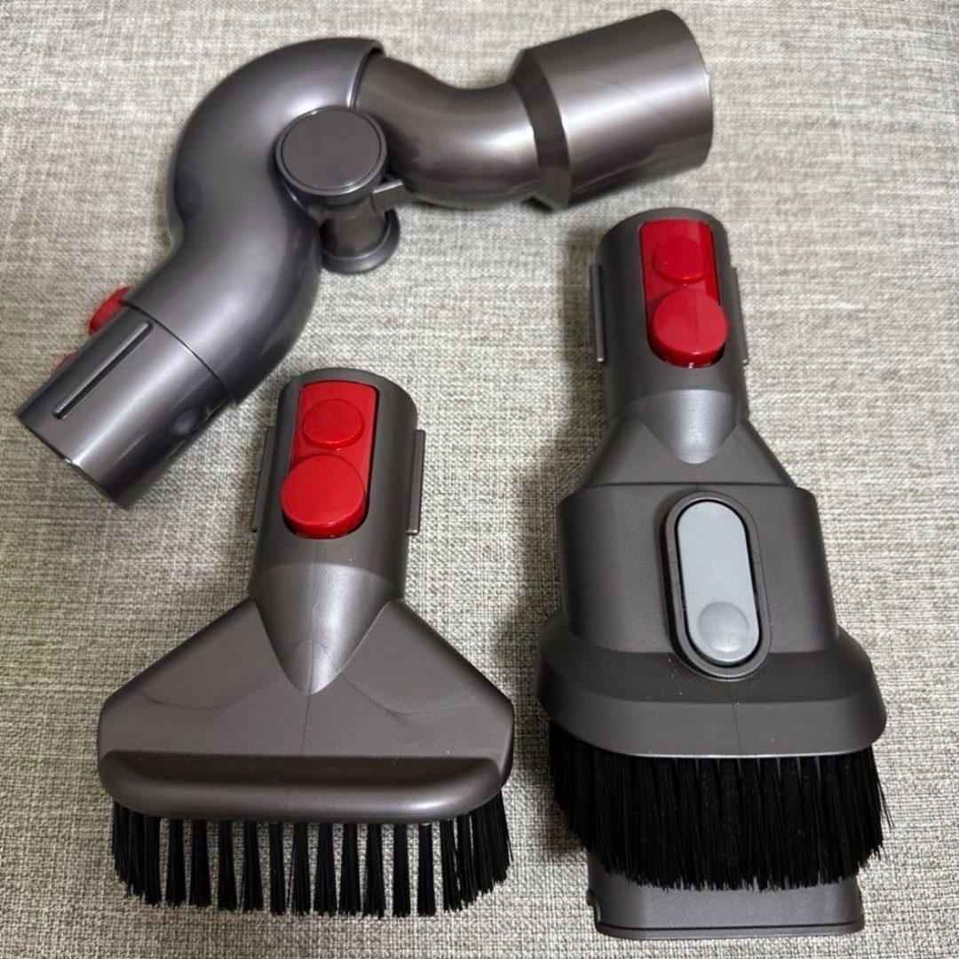 Dyson(ダイソン)のdyson ダイソン 掃除機  V8 付属品　3点セット スマホ/家電/カメラの生活家電(掃除機)の商品写真