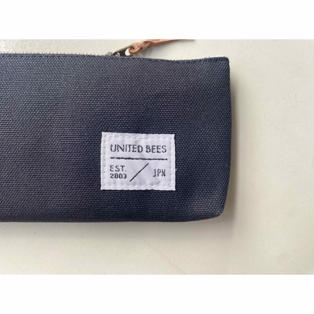 UNITED BEES 日本製　帆布　ペンケース　ブラック インテリア/住まい/日用品の文房具(ペンケース/筆箱)の商品写真