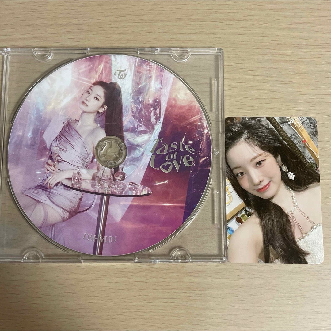 TWICE Taste of Love ダヒョン CD トレカ エンタメ/ホビーのCD(K-POP/アジア)の商品写真