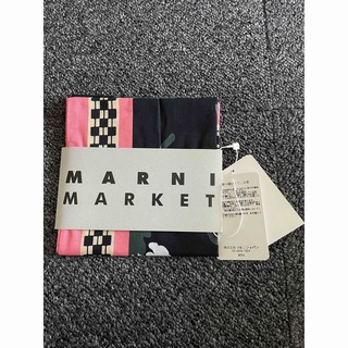 マルニ(Marni)のMarni マルニ　マルニマーケット　バンダナ　新品未使用 スカーフ(バンダナ/スカーフ)