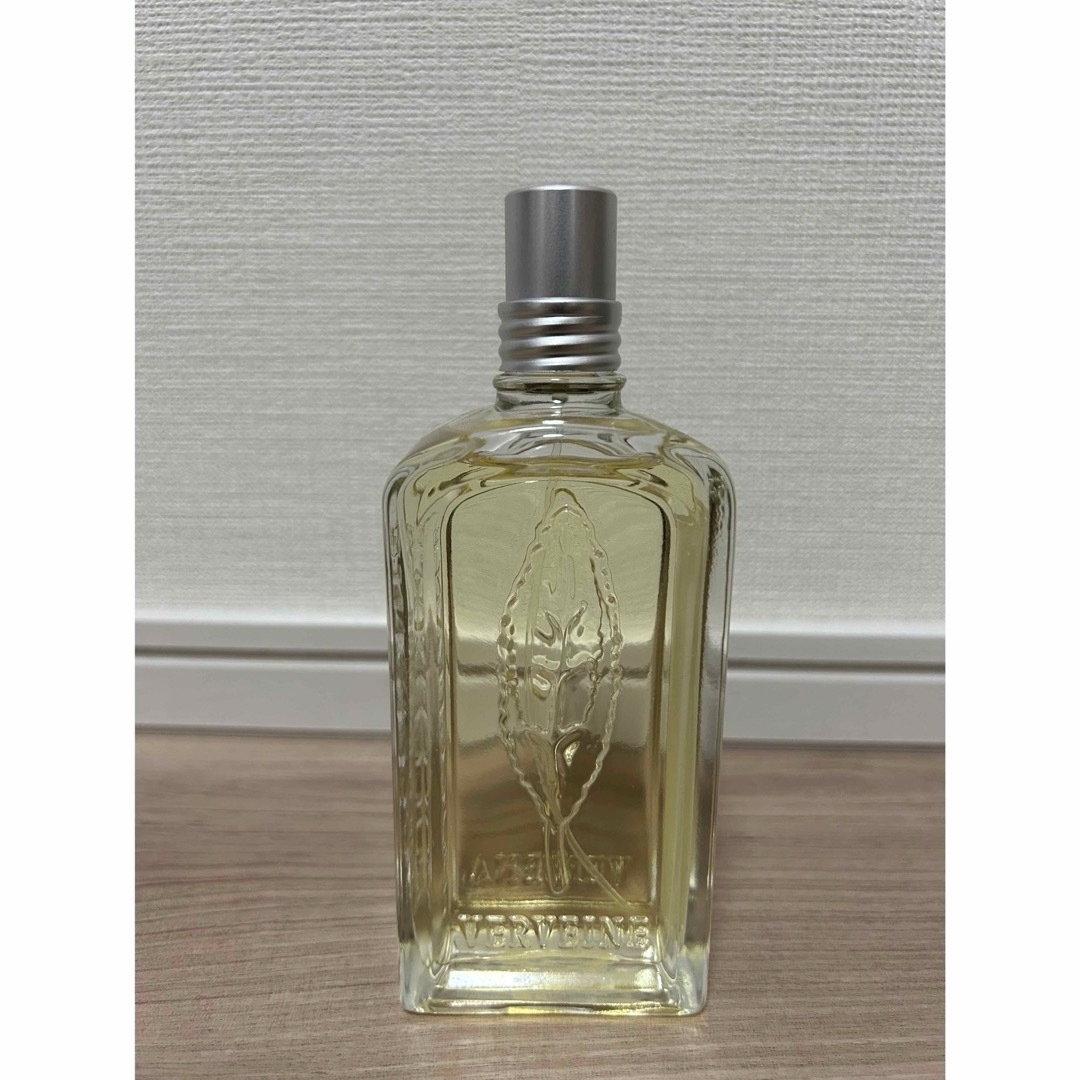 L'OCCITANE(ロクシタン)のロクシタン　ヴァーベナ　100ml コスメ/美容の香水(香水(女性用))の商品写真