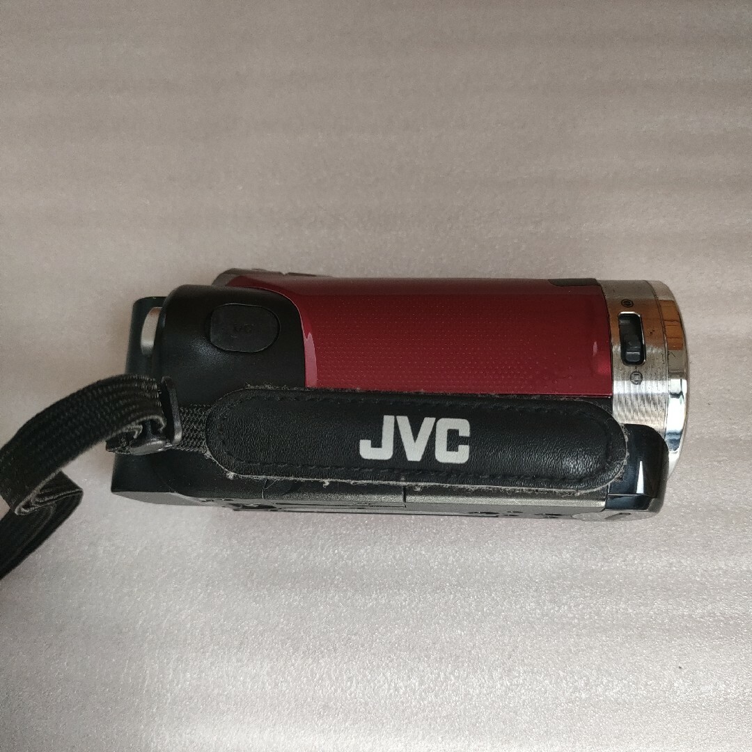 JVC GZ-E600-R デジタルビデオカメラ　予備バッテリー２個付　稼働品 スマホ/家電/カメラのカメラ(ビデオカメラ)の商品写真