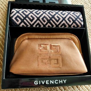 ★ GIVENCHY・ポ―チ & ミニタオルハンカチ ★