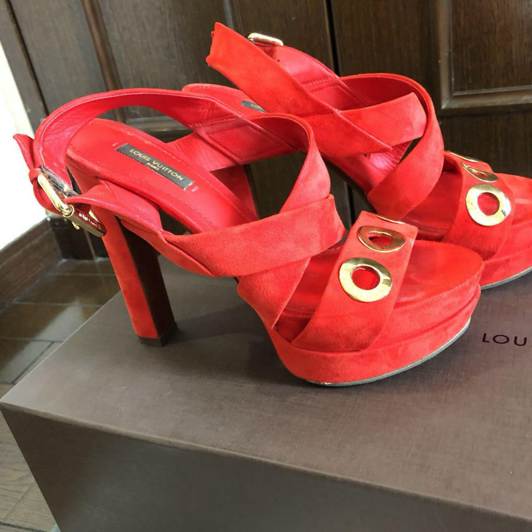 LOUIS VUITTON(ルイヴィトン)の正規品　ルイヴィトンサンダル レディースの靴/シューズ(サンダル)の商品写真