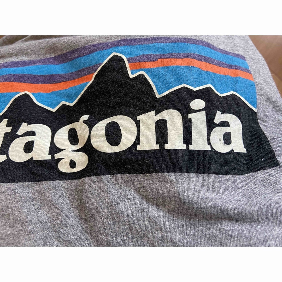 patagonia(パタゴニア)のPatagonia パタゴニア　半袖　Tシャツ　グレー　キッズ キッズ/ベビー/マタニティのキッズ服男の子用(90cm~)(Tシャツ/カットソー)の商品写真