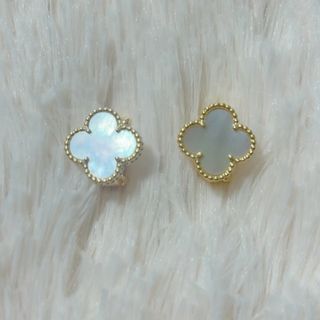 ホワイトシェルピアス(ピアス)