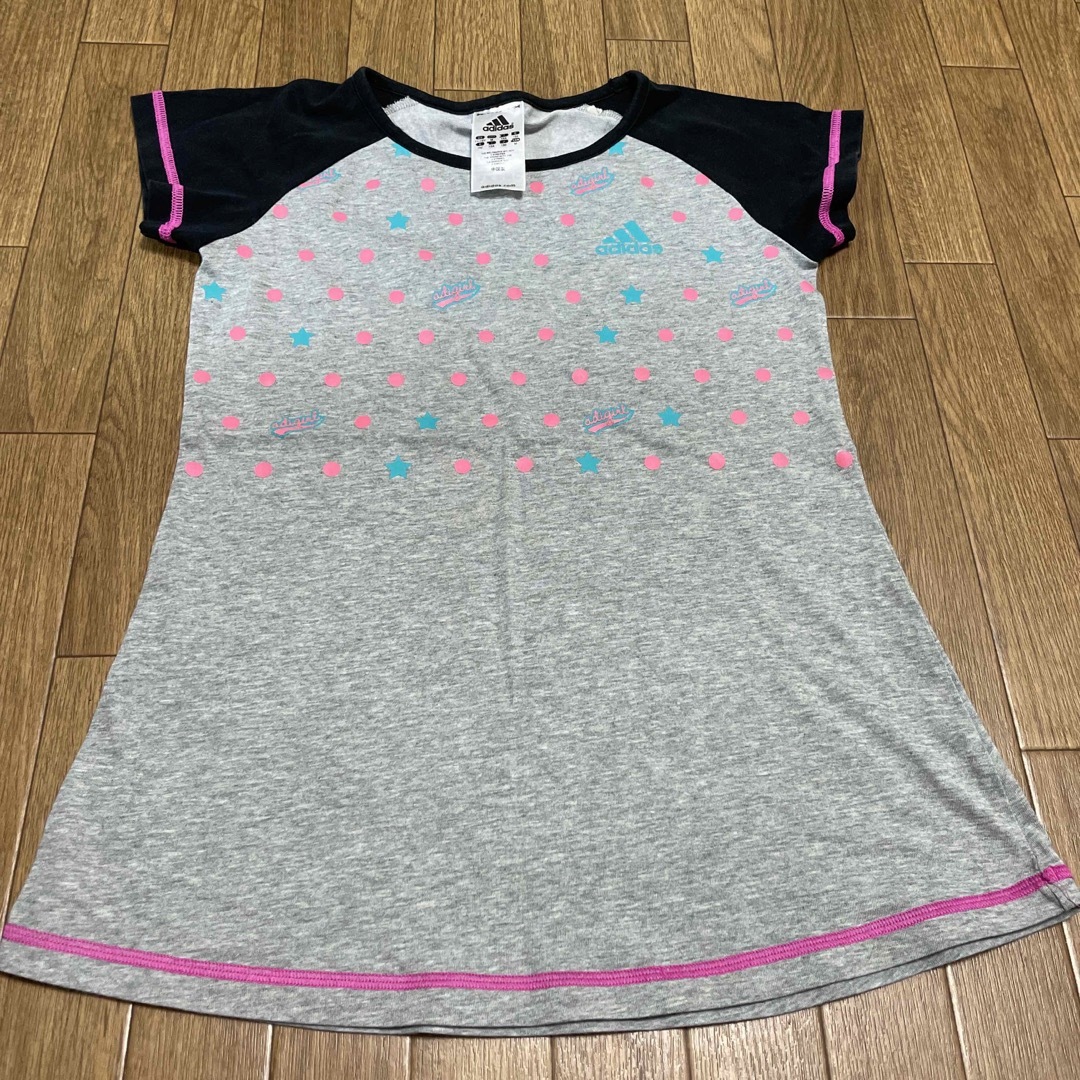 adidas(アディダス)のアディダス　Tシャツ キッズ/ベビー/マタニティのキッズ服男の子用(90cm~)(Tシャツ/カットソー)の商品写真