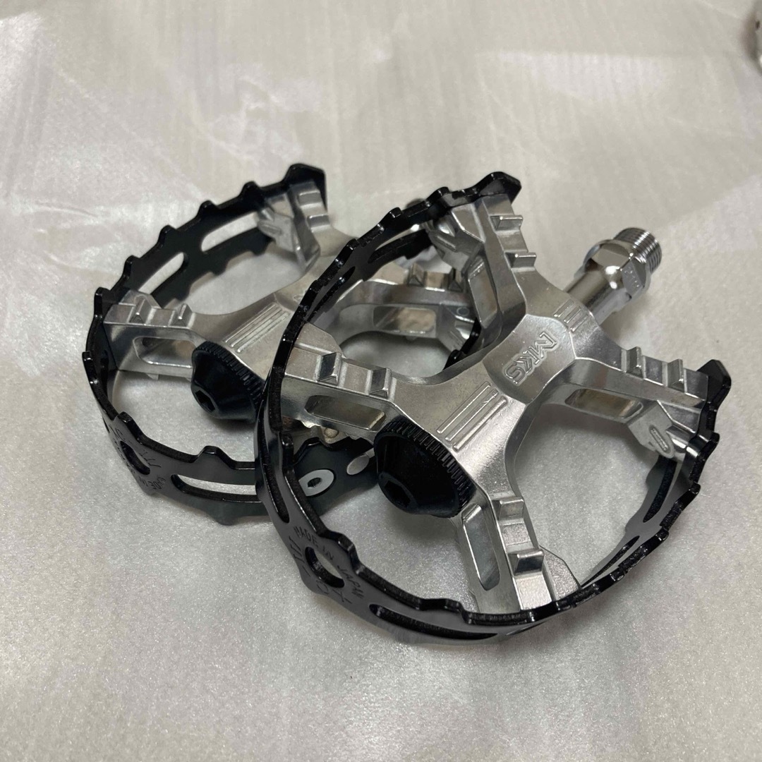 SHIMANO(シマノ)のMKS XC-III bear trap pedal (black) おまけ付き スポーツ/アウトドアの自転車(パーツ)の商品写真