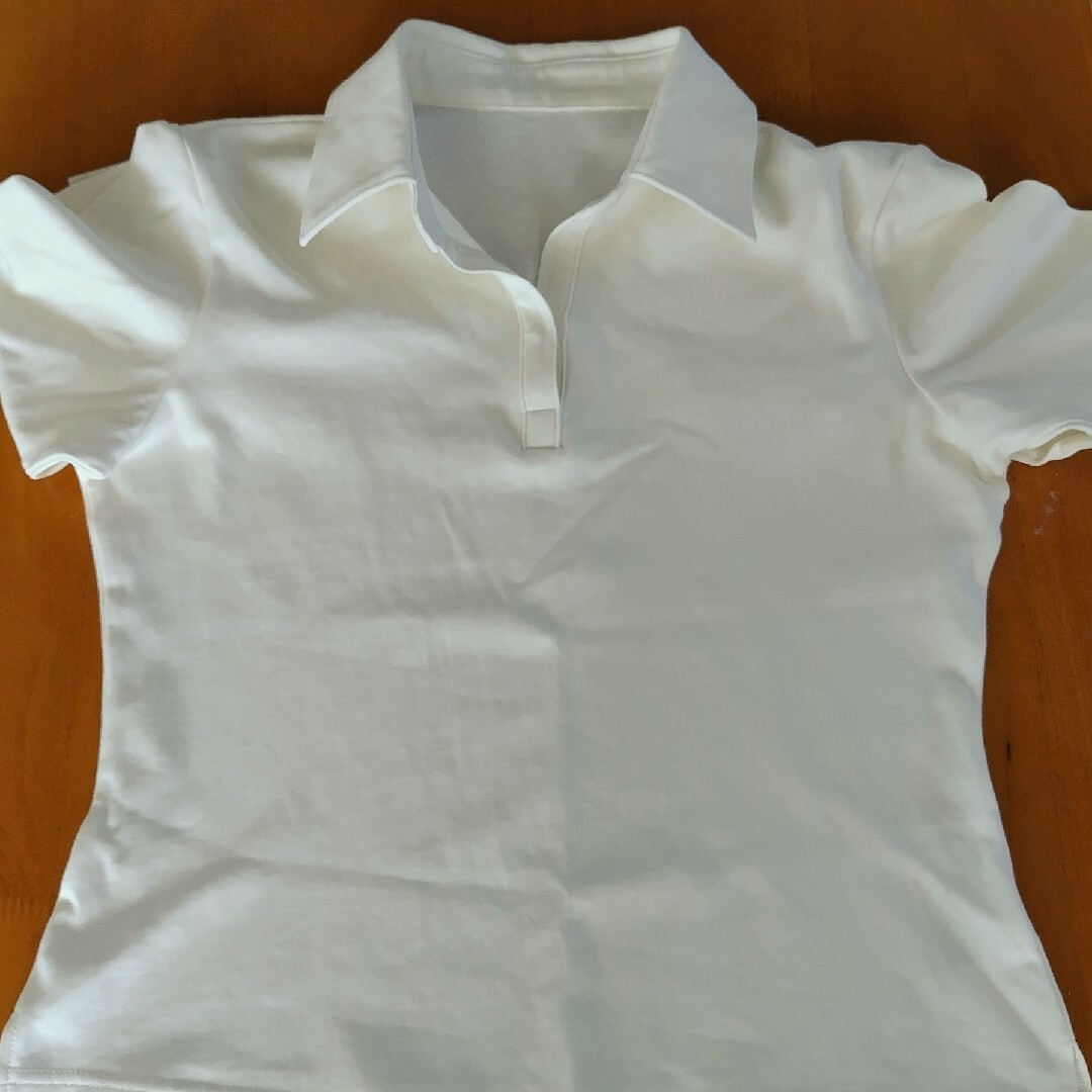 スキッパーシャツ　オフホワイト　M レディースのトップス(シャツ/ブラウス(長袖/七分))の商品写真
