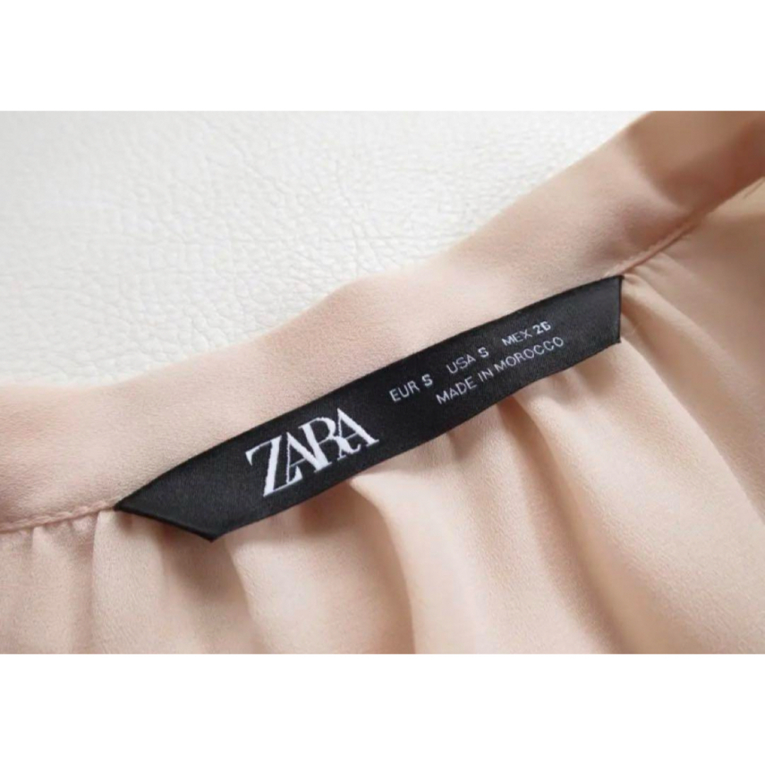 ZARA(ザラ)の美品 ZARA ザラ たっぷりフリル ボリュームブラウス レディースのトップス(シャツ/ブラウス(長袖/七分))の商品写真