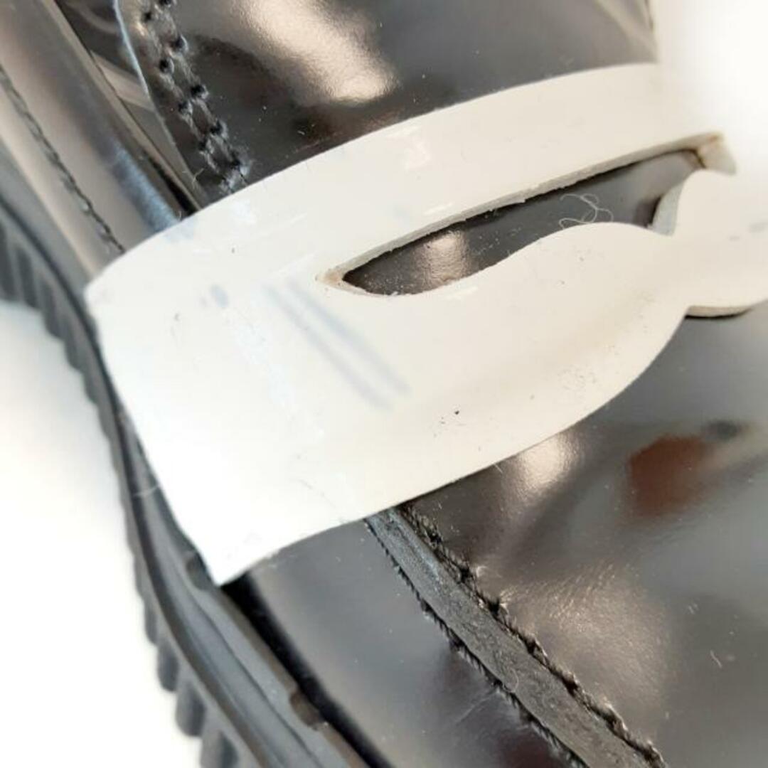 TOD'S(トッズ)のTOD'S(トッズ) ローファー 35 1/2 レディース - 黒×白 レザー レディースの靴/シューズ(ローファー/革靴)の商品写真