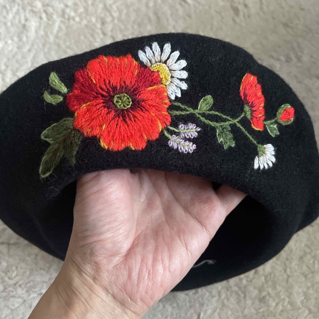 ムフ刺繍ベレー帽  レディースの帽子(ハンチング/ベレー帽)の商品写真