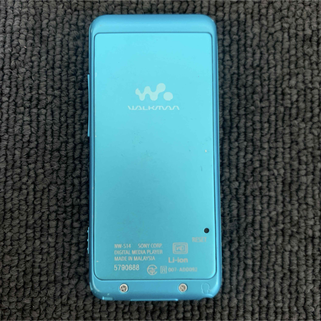 WALKMAN(ウォークマン)のSONY WALKMAN NW-S14 ソニー ウォークマン 8GB ブルー スマホ/家電/カメラのオーディオ機器(ポータブルプレーヤー)の商品写真