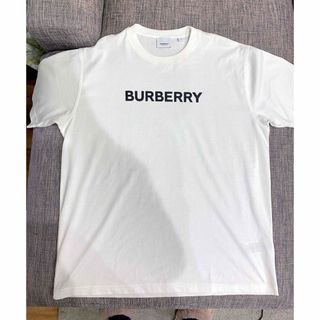 BURBERRY - バーバリーのロゴ入りTシャツ