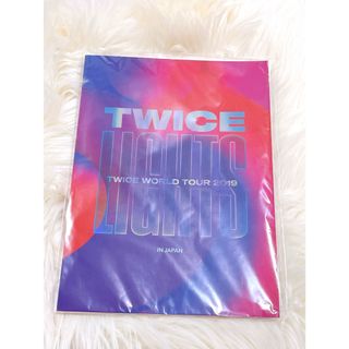 トゥワイス(TWICE)のTWICE WORLD TOUR 2019 パンフレット トゥワイス 写真集(アイドルグッズ)