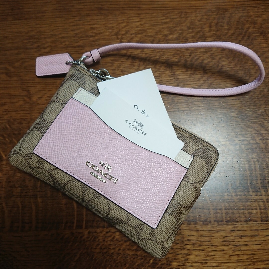 COACH(コーチ)の【新品・未使用品】コーチ ポーチ レディースのファッション小物(ポーチ)の商品写真