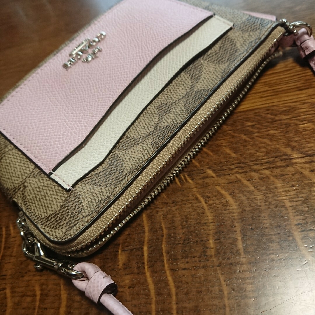 COACH(コーチ)の【新品・未使用品】コーチ ポーチ レディースのファッション小物(ポーチ)の商品写真