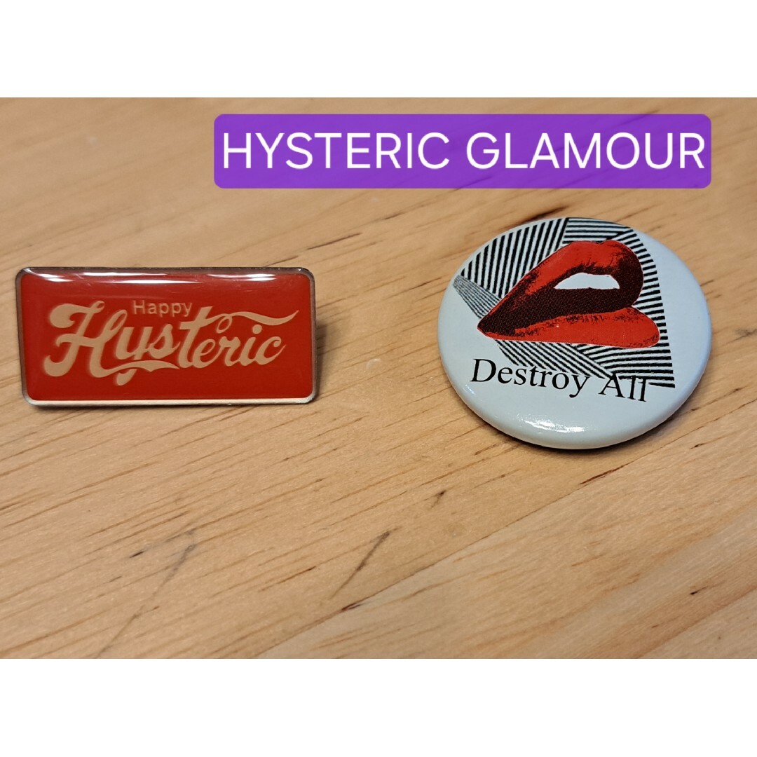 HYSTERIC GLAMOUR(ヒステリックグラマー)のHYSTERIC GLAMOURヒステリックグラマー缶バッチピンバッジ2個セット レディースのアクセサリー(その他)の商品写真