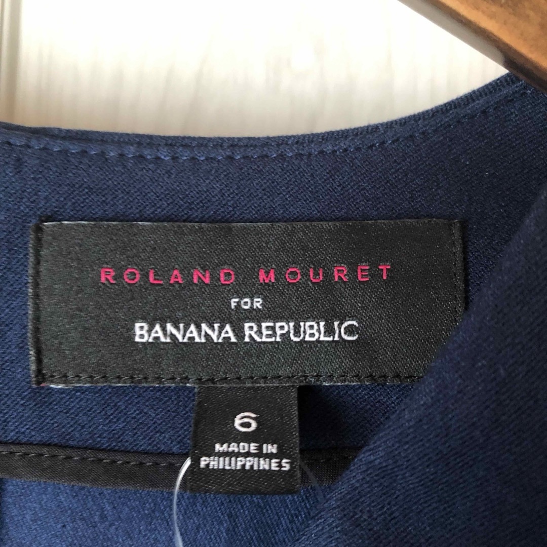 Banana Republic(バナナリパブリック)のROLAND MOURET for バナナリパブリックVネック半袖ワンピースd2 レディースのワンピース(ひざ丈ワンピース)の商品写真