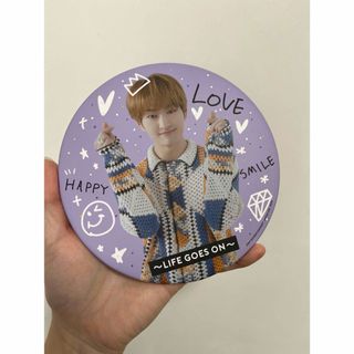 ONEW ビック缶バッジ