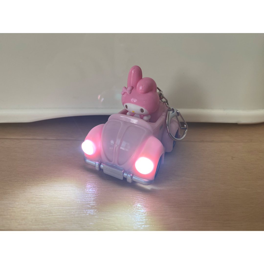 サンリオ(サンリオ)のマイメロ 車型ライトキーホルダー エンタメ/ホビーのおもちゃ/ぬいぐるみ(キャラクターグッズ)の商品写真