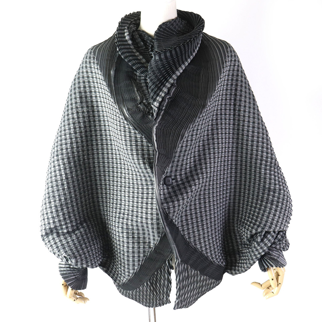 ISSEY MIYAKE - 極美品△ISSEY MIYAKE イッセイミヤケ ランウェイ着用 IM64FD519 スチームストレッチ 変形 プリーツデザイン コート ジャケット ブラック グレー系 2 日本製 正規品 レディース