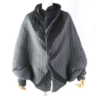 イッセイミヤケ(ISSEY MIYAKE)の極美品△ISSEY MIYAKE イッセイミヤケ IM64FD519 スチームストレッチ 変形 プリーツデザイン コート ジャケット ブラック グレー系 2 日本製 正規品 レディース(その他)