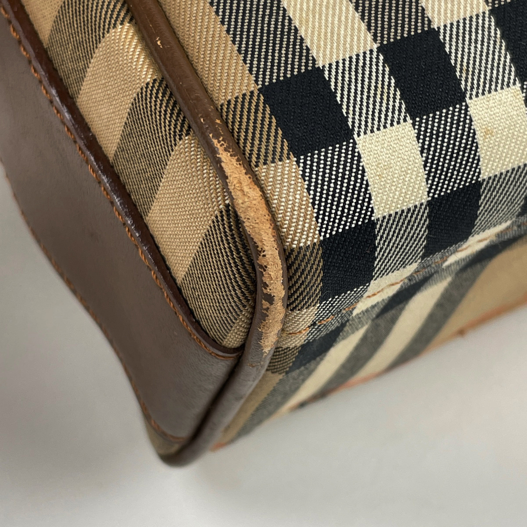 BURBERRY(バーバリー)のバーバリー チェック柄 ショルダーバッグ レディース 【中古】 レディースのバッグ(ショルダーバッグ)の商品写真