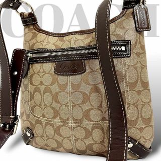 コーチ(COACH)の美品　コーチ　ショルダーバッグ　斜め掛け　シグネチャー　PVC　レザー　ブラウン(ショルダーバッグ)