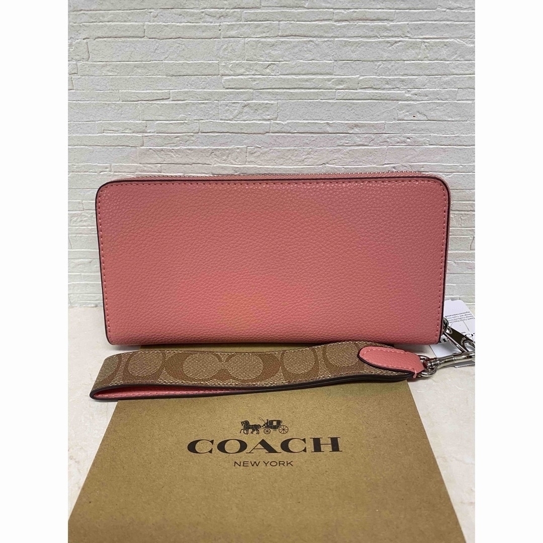 COACH(コーチ)の[新品未使用]✨COACH✨ラウンドファスナー長財布ストラップ付き レディースのファッション小物(財布)の商品写真