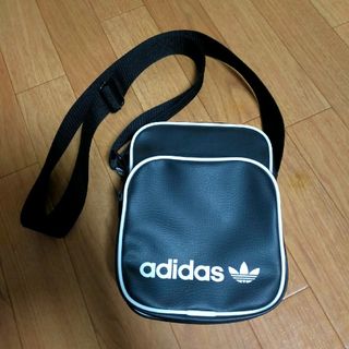 adidas - adidas ショルダーバックVINT MINI BAG ブラック